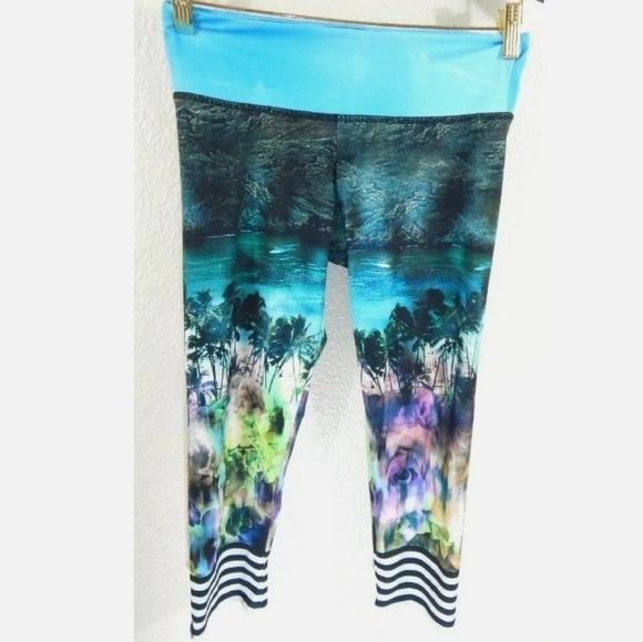 Onzie Tropical Mixed Print Capri Leggings - Picture 1 of 5